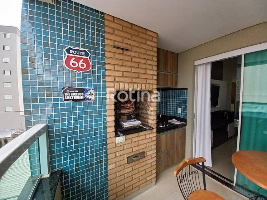Foto 4 de Apartamento com 2 Quartos para alugar, 73m² em Santa Mônica, Uberlândia