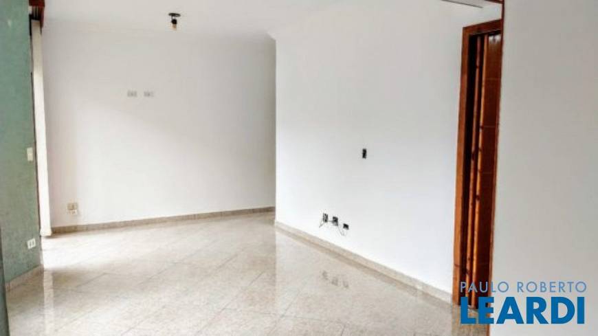 Foto 2 de Apartamento com 2 Quartos à venda, 75m² em Vila Guarani, São Paulo