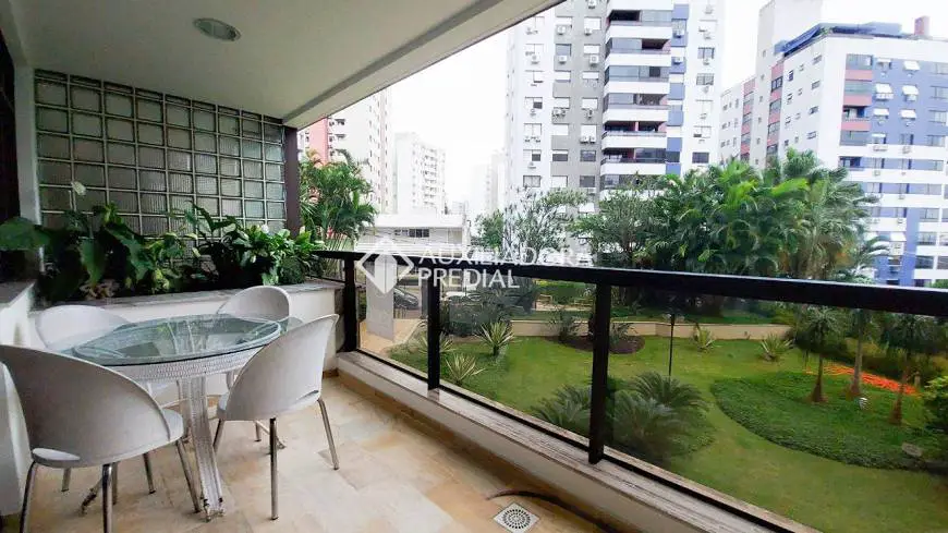 Foto 1 de Apartamento com 3 Quartos à venda, 237m² em Beira Mar, Florianópolis