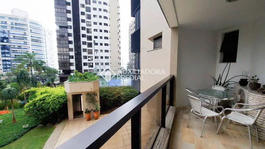 Foto 4 de Apartamento com 3 Quartos à venda, 237m² em Beira Mar, Florianópolis
