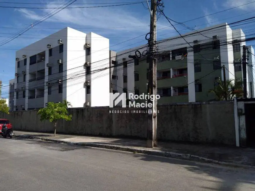 Foto 2 de Apartamento com 3 Quartos à venda, 65m² em Várzea, Recife