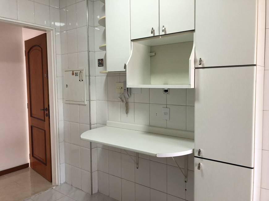 Foto 4 de Apartamento com 3 Quartos para alugar, 72m² em Vila Hamburguesa, São Paulo