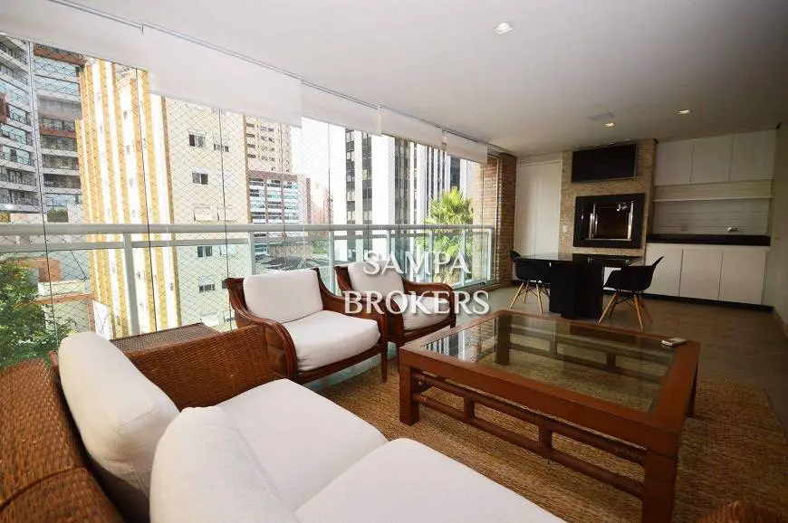 Foto 1 de Apartamento com 3 Quartos para alugar, 162m² em Vila Olímpia, São Paulo