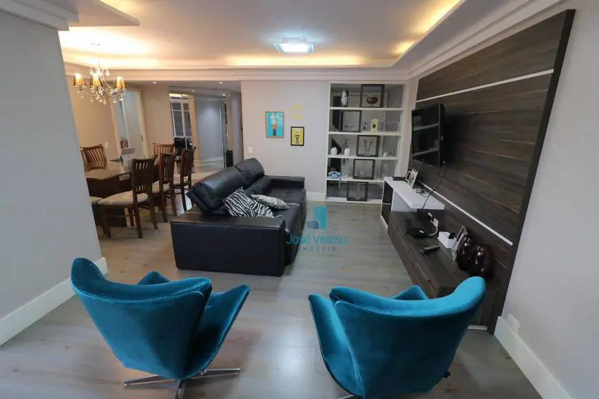 Foto 1 de Apartamento com 4 Quartos para alugar, 152m² em Centro, Curitiba