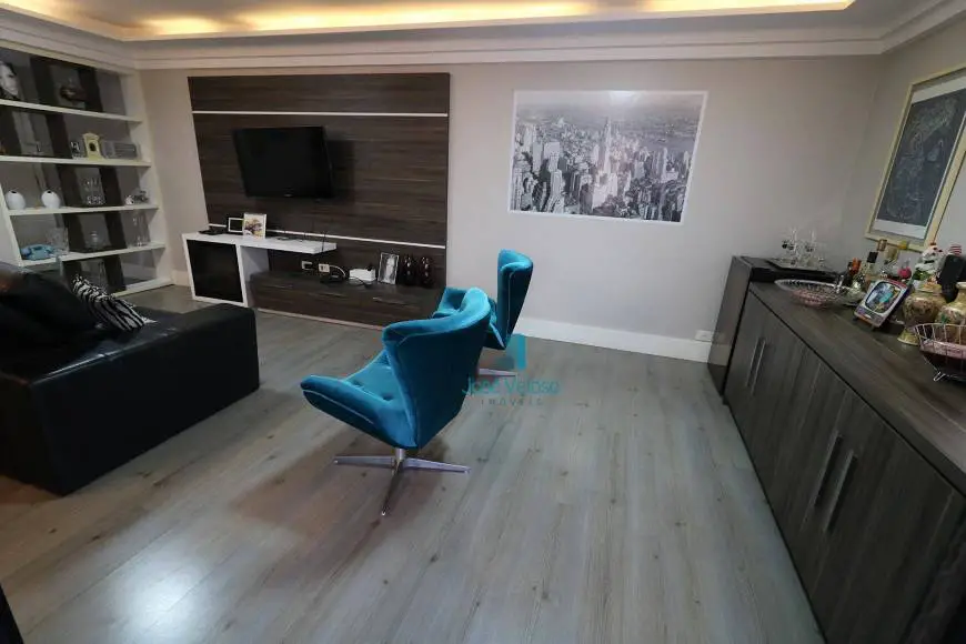 Foto 2 de Apartamento com 4 Quartos para alugar, 152m² em Centro, Curitiba