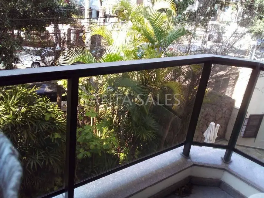 Foto 2 de Apartamento com 4 Quartos à venda, 206m² em Moema, São Paulo
