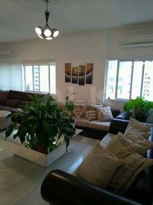 Foto 2 de Apartamento com 5 Quartos à venda, 200m² em Morro dos Ingleses, São Paulo