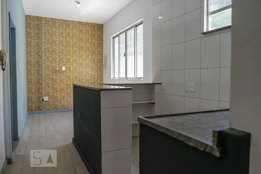Foto 1 de Casa com 2 Quartos para alugar, 66m² em Olaria, Rio de Janeiro