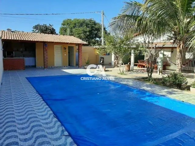 Foto 1 de Casa com 3 Quartos à venda, 200m² em Centro, Aruanã