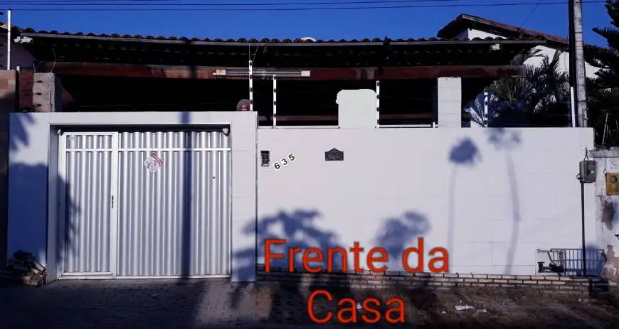 Foto 1 de Casa com 3 Quartos à venda, 105m² em Guajiru, Fortaleza