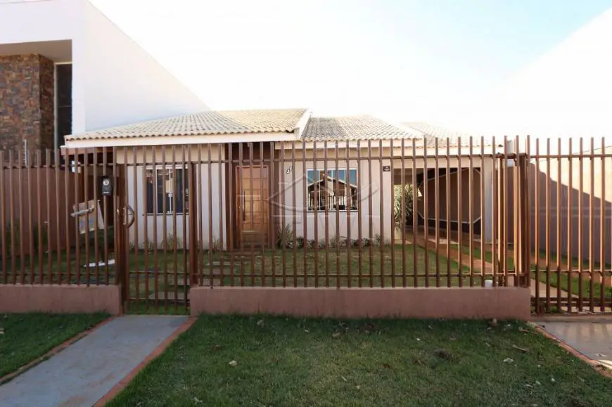 Foto 1 de Casa com 3 Quartos à venda, 210m² em Jardim Gisela, Toledo