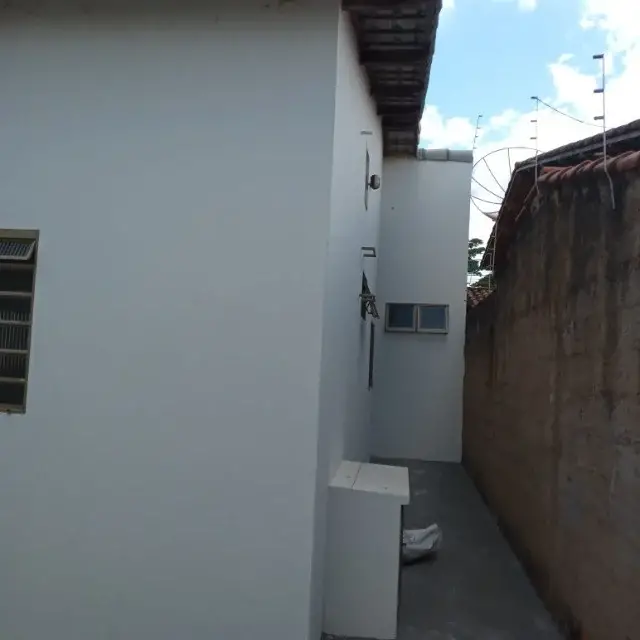 Foto 3 de Casa com 3 Quartos à venda, 140m² em Santa Mônica, Uberlândia