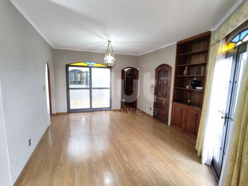 Foto 1 de Casa com 3 Quartos para alugar, 235m² em Vila João Jorge, Campinas