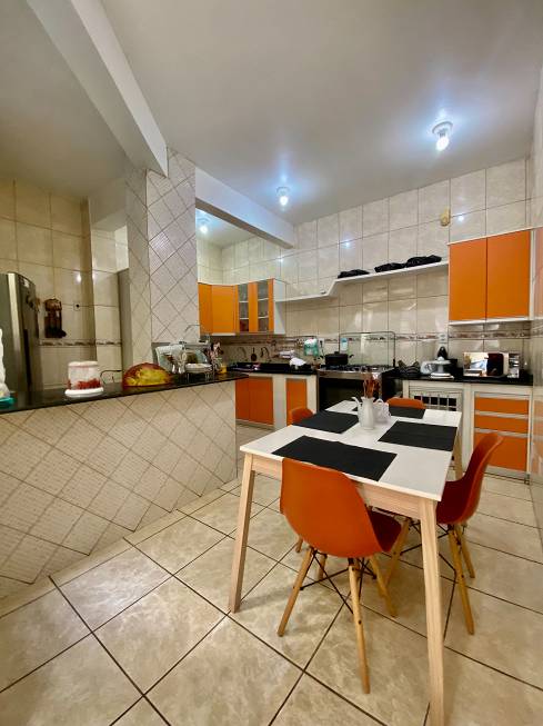 Foto 5 de Casa com 4 Quartos à venda, 255m² em Umarizal, Belém