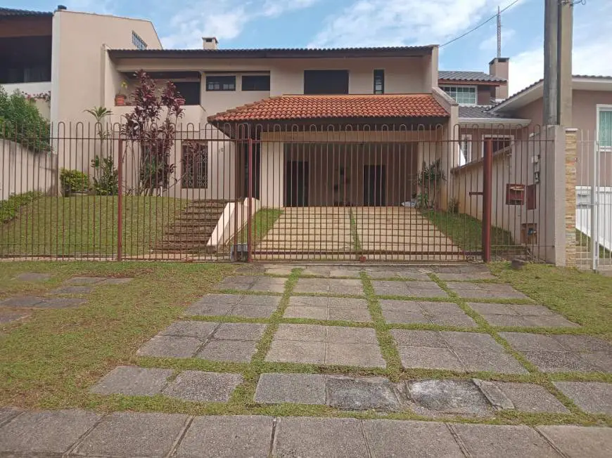 Foto 1 de Casa com 4 Quartos para alugar, 300m² em Vista Alegre, Curitiba