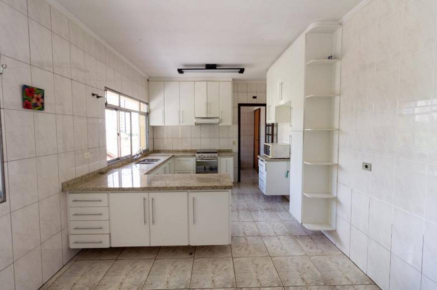 Foto 1 de Casa com 5 Quartos para alugar, 300m² em Jardim Bonfiglioli, São Paulo