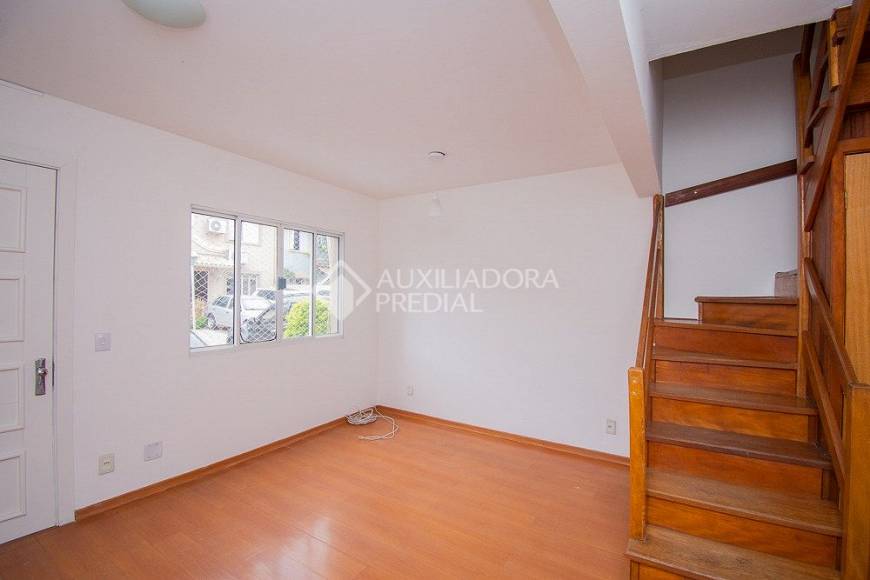 Foto 1 de Casa de Condomínio com 3 Quartos para alugar, 70m² em Humaitá, Porto Alegre