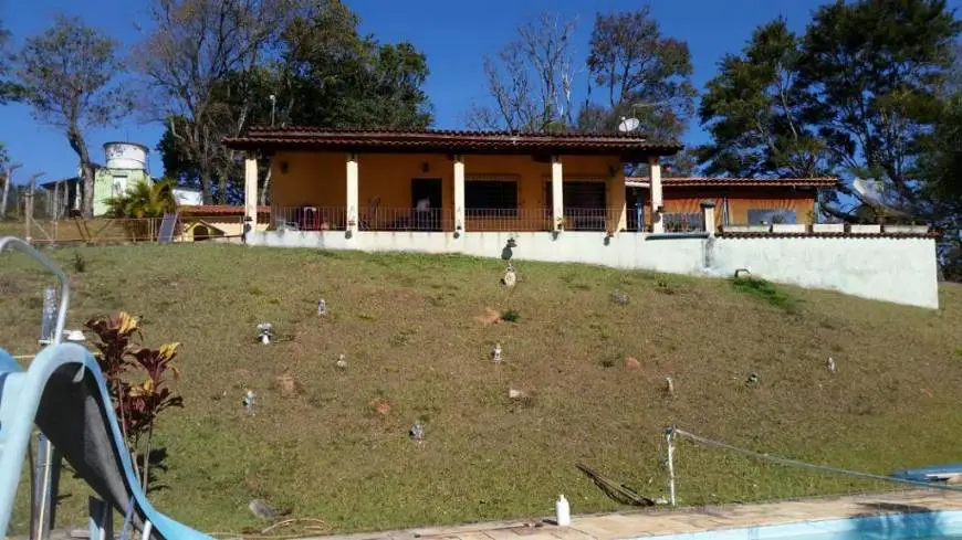 Foto 1 de Chácara com 3 Quartos à venda, 150m² em Guaraiuva, Vargem