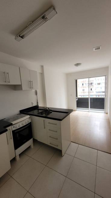 Foto 1 de Apartamento com 1 Quarto para alugar, 39m² em Centro, Curitiba