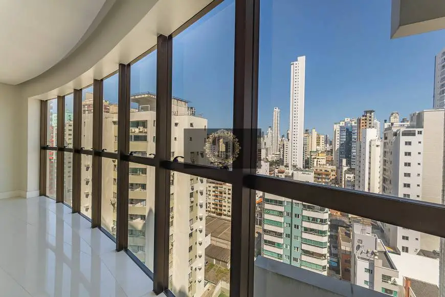 Foto 2 de Apartamento com 3 Quartos à venda, 130m² em Municipios, Balneário Camboriú