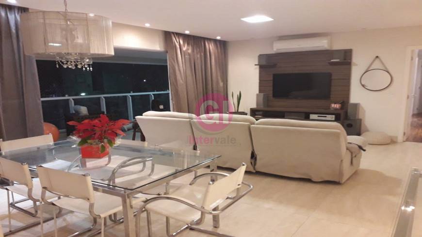 Foto 1 de Apartamento com 4 Quartos para alugar, 195m² em Parque Residencial Aquarius, São José dos Campos