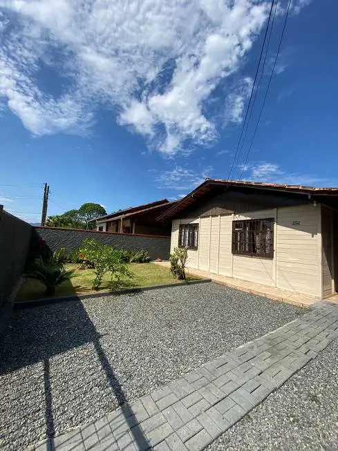 Foto 1 de Casa com 2 Quartos à venda, 52m² em Espinheiros, Joinville