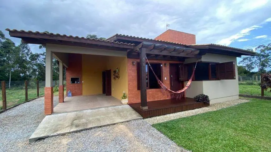 Foto 1 de Casa com 2 Quartos para alugar, 480m² em Grama, Garopaba