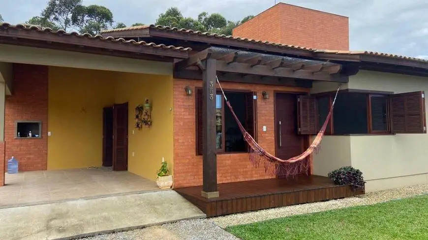 Foto 2 de Casa com 2 Quartos para alugar, 480m² em Grama, Garopaba