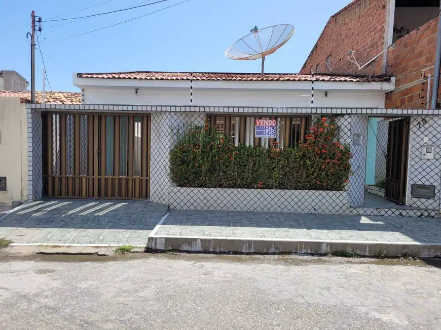 Foto 1 de Casa com 3 Quartos à venda, 225m² em Aeroporto, Aracaju