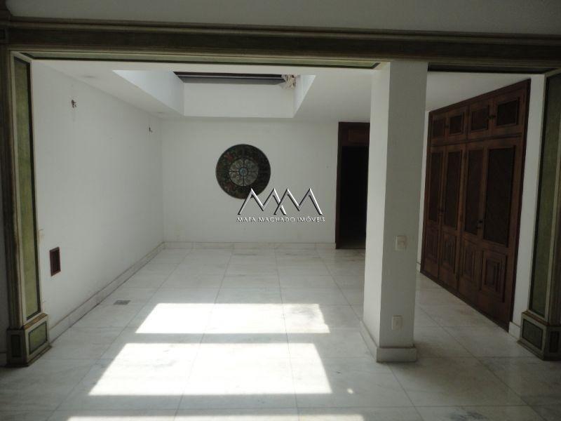 Foto 3 de Casa com 4 Quartos para alugar, 623m² em Cidade Jardim, Belo Horizonte