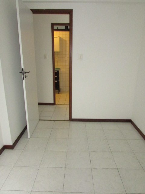 Foto 4 de Apartamento com 2 Quartos para alugar, 62m² em Canela, Salvador