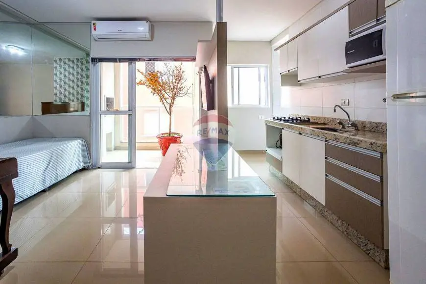 Foto 1 de Apartamento com 2 Quartos à venda, 59m² em Zona 07, Maringá