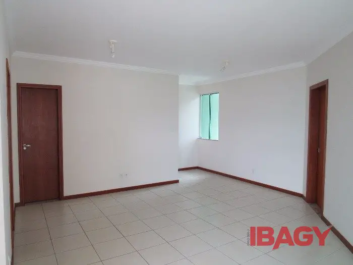 Foto 3 de Apartamento com 3 Quartos para alugar, 155m² em Barreiros, São José