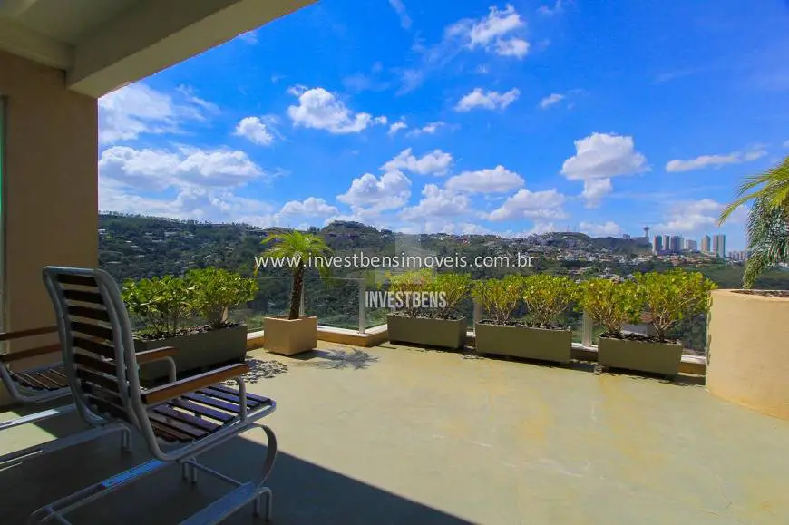 Foto 5 de Casa com 4 Quartos à venda, 750m² em Vila del Rey, Nova Lima