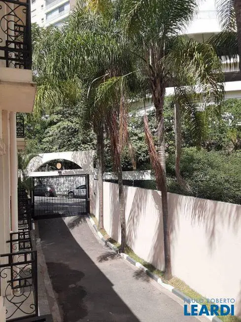 Foto 1 de Casa de Condomínio com 3 Quartos para alugar, 186m² em Morumbi, São Paulo