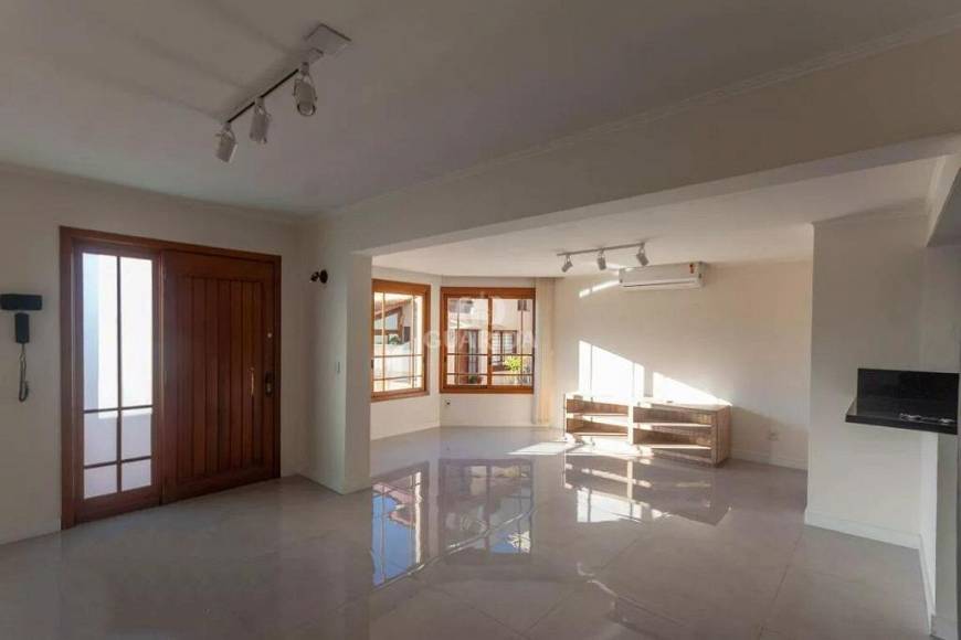 Foto 1 de Casa de Condomínio com 4 Quartos para alugar, 214m² em Cristal, Porto Alegre