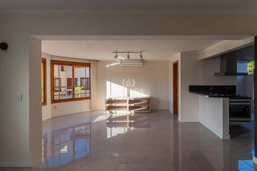 Foto 3 de Casa de Condomínio com 4 Quartos para alugar, 214m² em Cristal, Porto Alegre