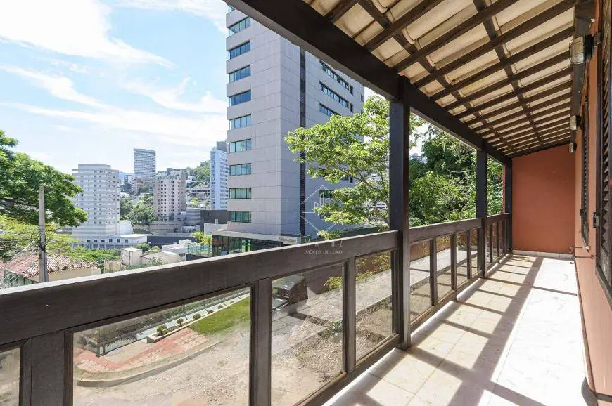 Foto 1 de Casa de Condomínio com 4 Quartos à venda, 431m² em Santa Lúcia, Belo Horizonte