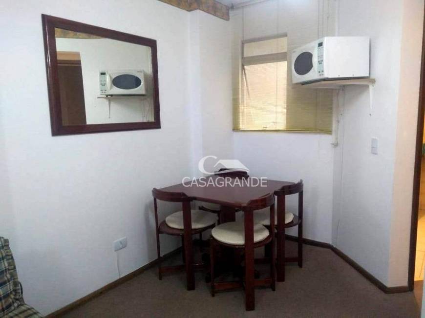 Foto 2 de Apartamento com 1 Quarto para alugar, 21m² em Cristo Rei, Curitiba