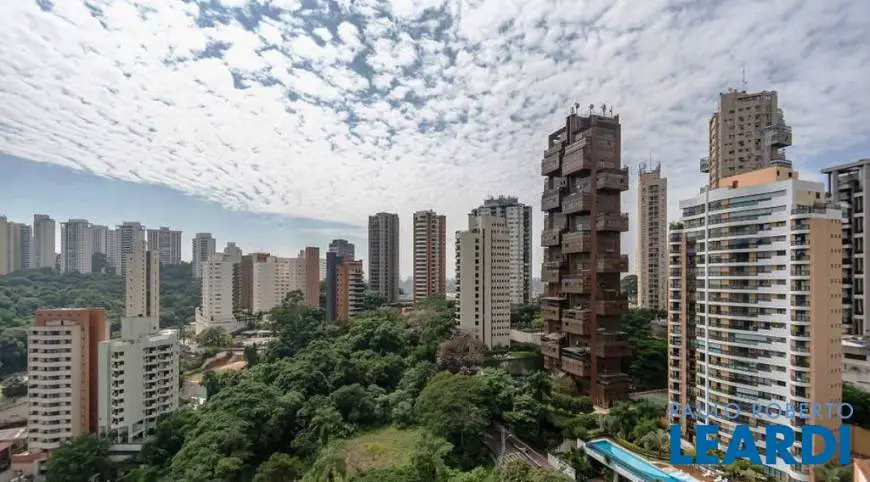 Foto 1 de Apartamento com 1 Quarto para venda ou aluguel, 42m² em Morumbi, São Paulo