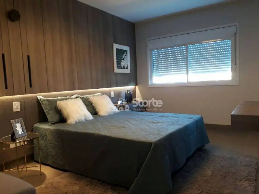 Foto 1 de Apartamento com 3 Quartos à venda, 180m² em Lidice, Uberlândia