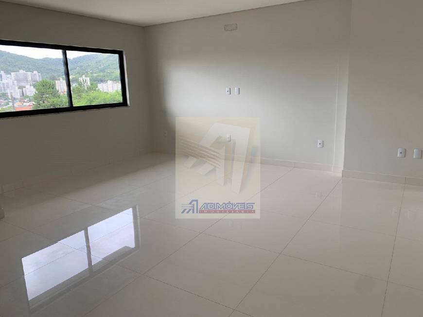 Foto 4 de Casa com 3 Quartos à venda, 270m² em Córrego Grande, Florianópolis