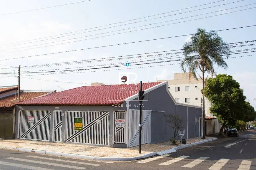 Foto 1 de Casa com 4 Quartos à venda, 225m² em Santa Mônica, Uberlândia