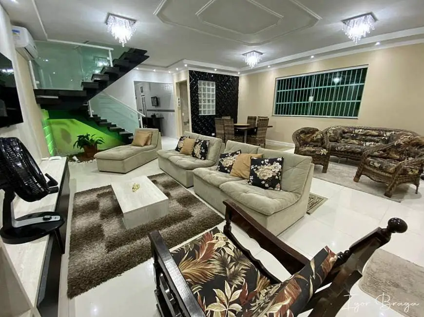 Foto 2 de Casa com 5 Quartos à venda, 300m² em Balneario Florida, Praia Grande