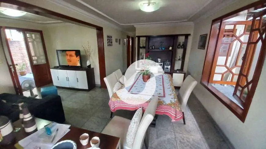 Foto 1 de Casa de Condomínio com 2 Quartos à venda, 75m² em Maria Paula, São Gonçalo