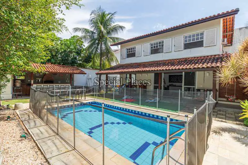 Foto 1 de Casa de Condomínio com 4 Quartos à venda, 378m² em Barra da Tijuca, Rio de Janeiro