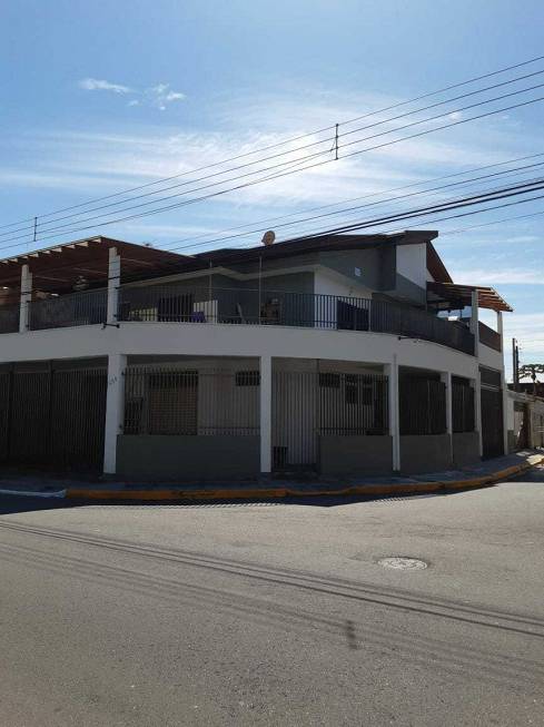 Foto 1 de Sobrado com 3 Quartos à venda, 483m² em Centro , Tremembé