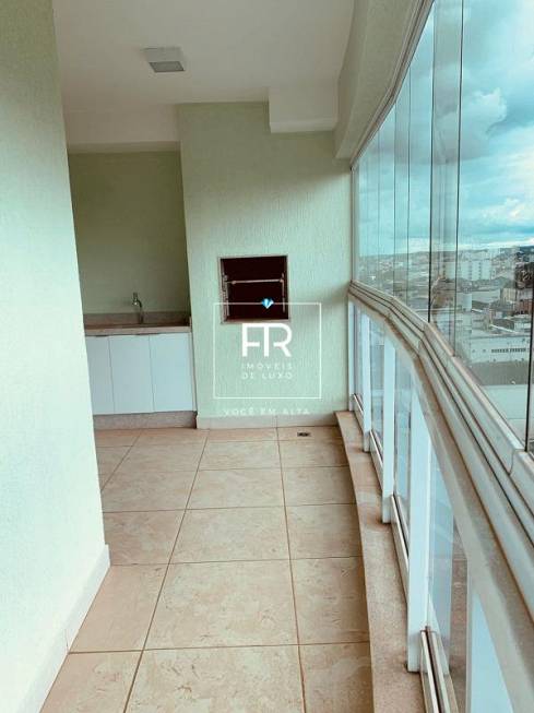 Foto 1 de Apartamento com 3 Quartos à venda, 110m² em Centro, Uberlândia