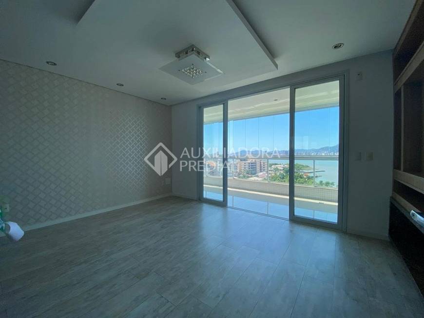 Foto 2 de Apartamento com 4 Quartos para alugar, 153m² em Coqueiros, Florianópolis