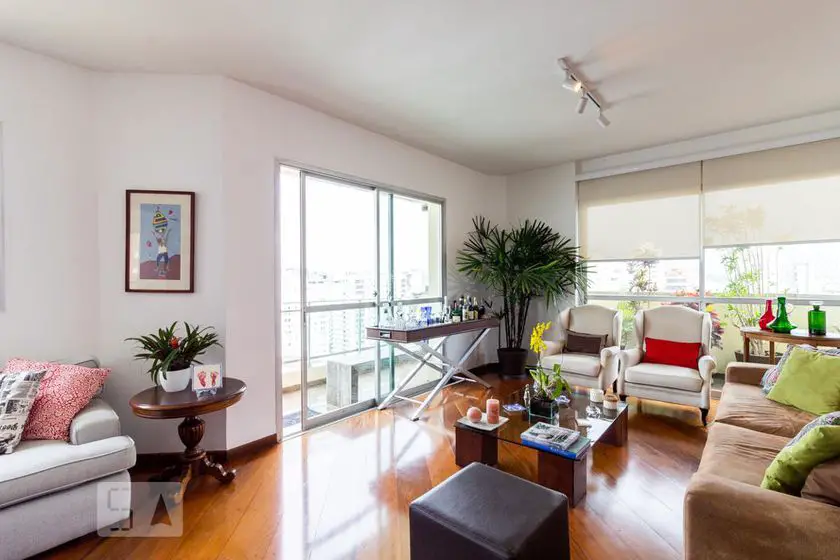 Foto 1 de Apartamento com 4 Quartos para alugar, 210m² em Moema, São Paulo